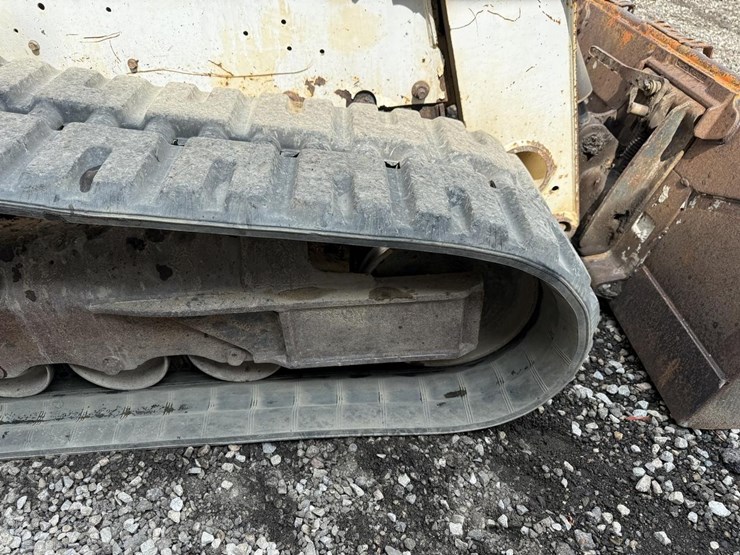 2019-bobcat-t740-image-15
