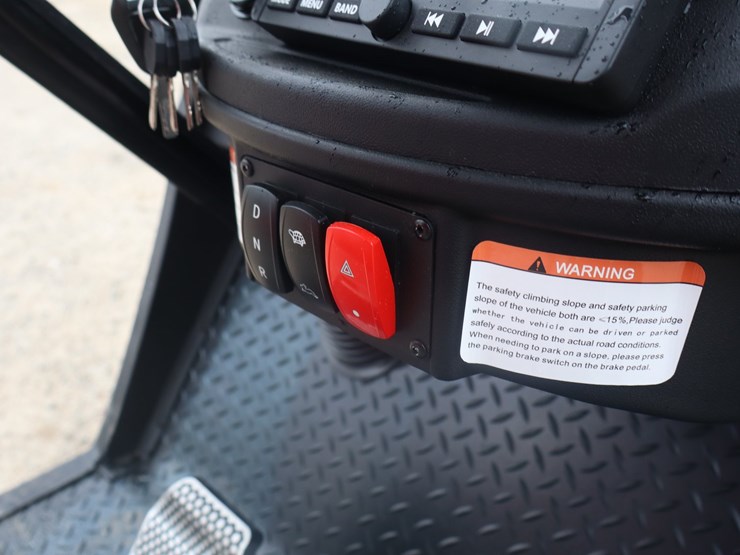 #101-•-4-seater-electric-golf-cart-image-27