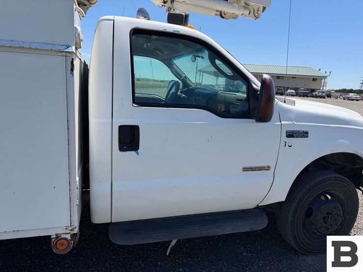 2004-ford-f550-image-33