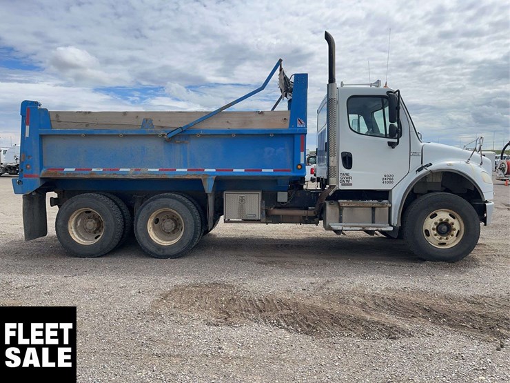 2008-freightliner-m2-106-image-6