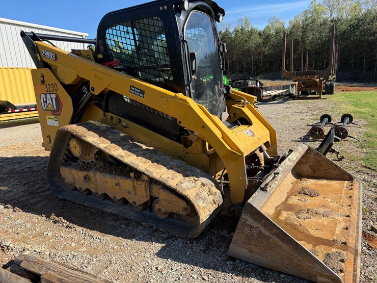 2021-caterpillar-299d3-image-4