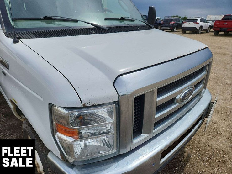 2012-ford-e450-image-30