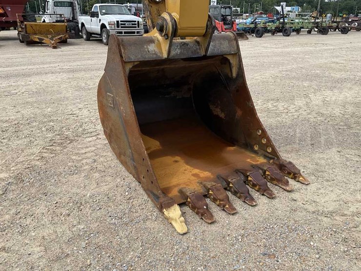 2015-caterpillar-323fl-image-7