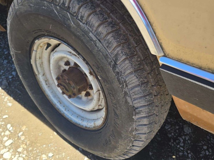 1985-dodge-ram-250-image-13