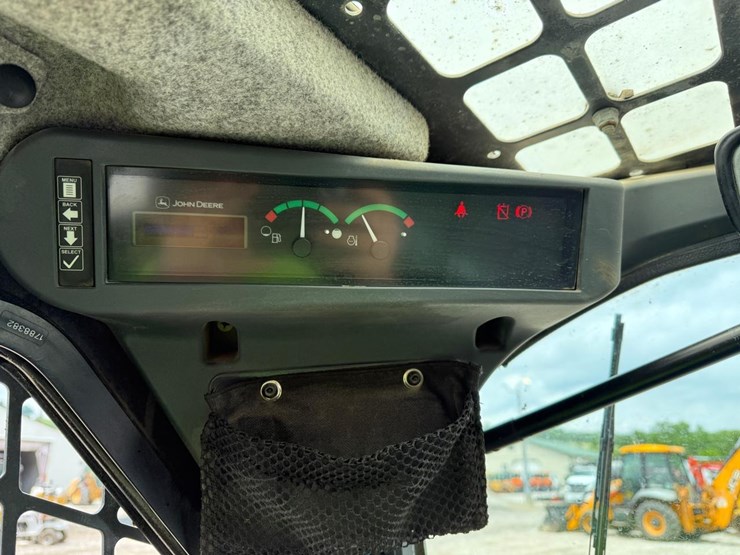 2023-deere-333g-image-23
