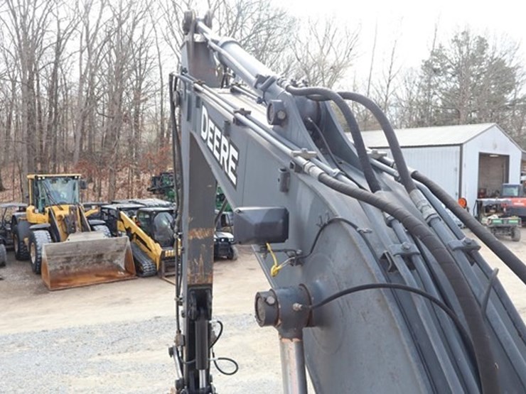 2016-deere-135g-image-35