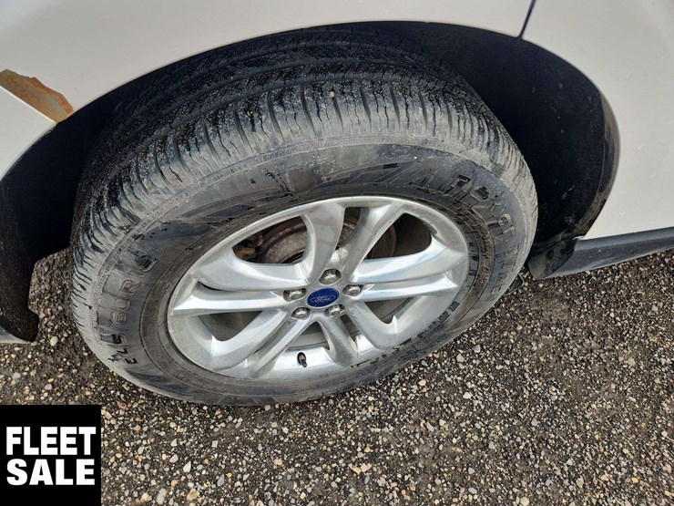 2016-ford-edge-sel-image-13