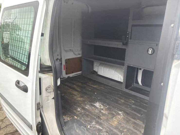 2010-ford-transit-connect-image-14