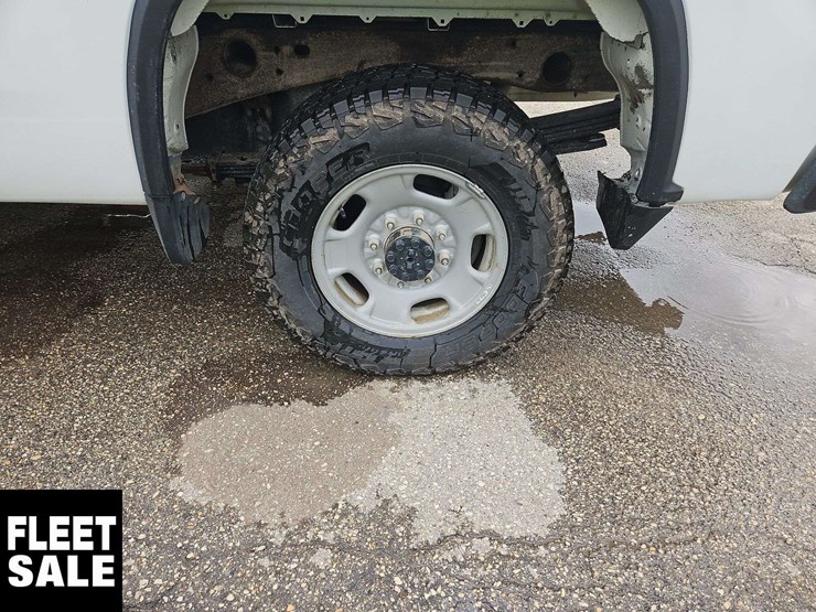 2020-chevrolet-silverado-2500hd-image-11