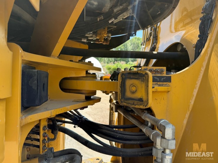 2014-caterpillar-930k-image-9