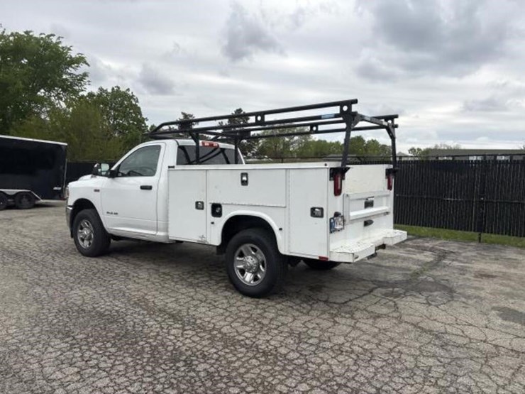 2022-dodge-2500-image-3