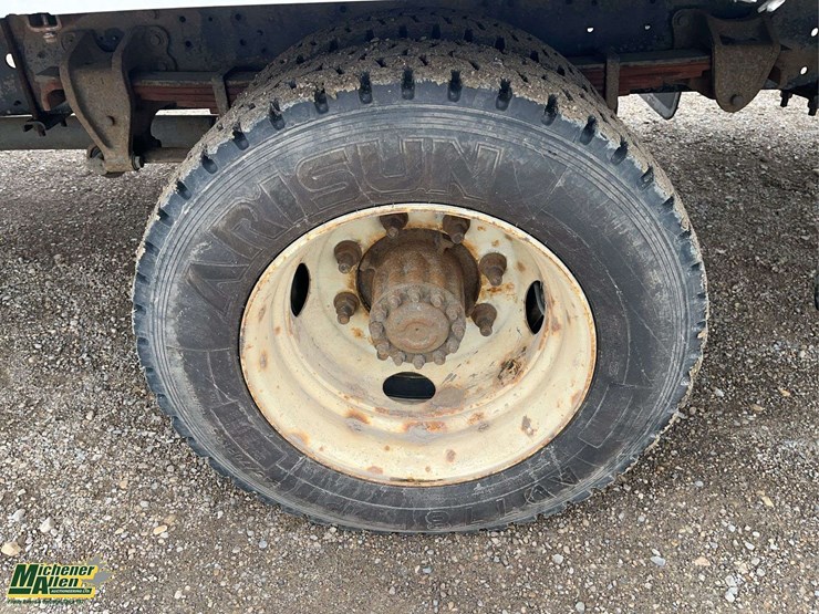 2012-hino-238-image-10