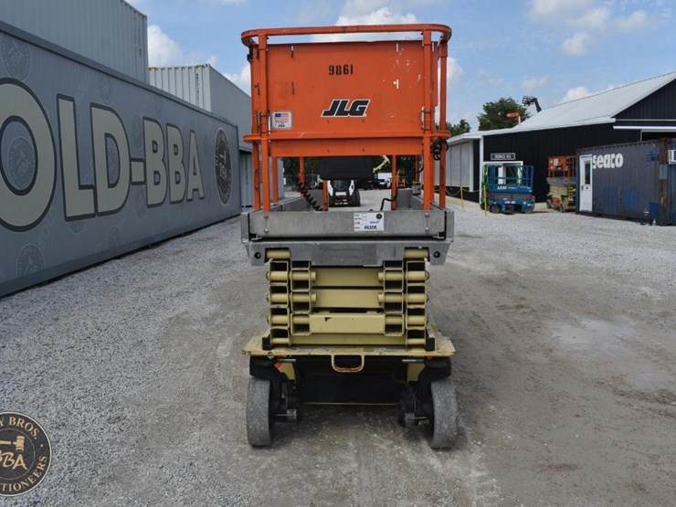 2013-jlg-3246es-image-8