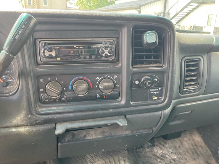 2001-chevrolet-silverado-2500-image-27