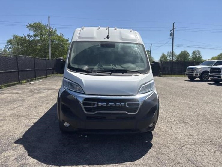 2023-dodge-3500-image-6