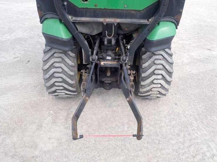 2011-john-deere-1023e-image-23