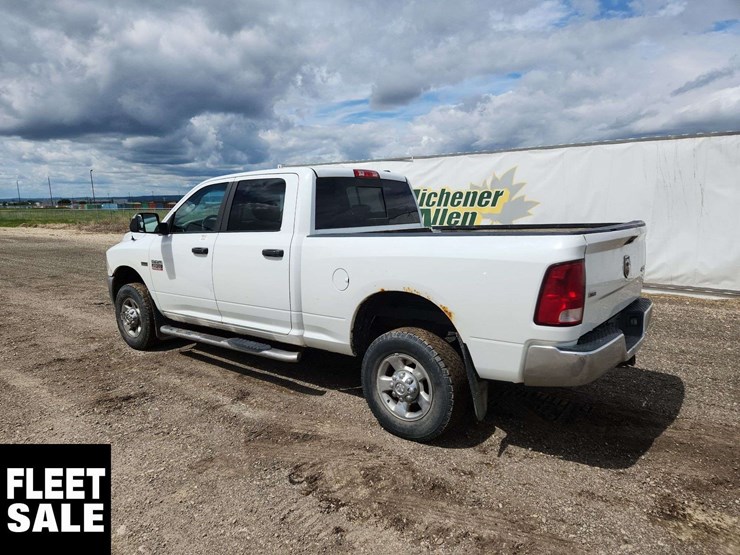 2012-dodge-2500-image-3