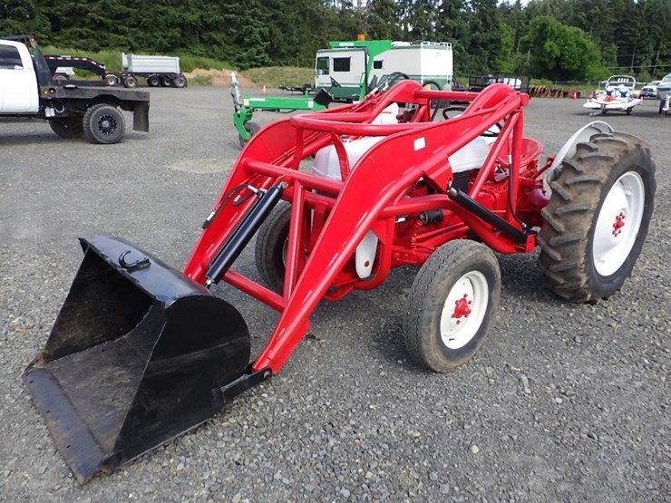 ford-tractor-image-1
