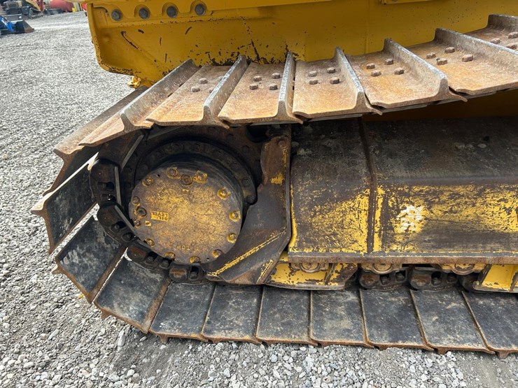 2016-komatsu-d39pxi-24-image-12