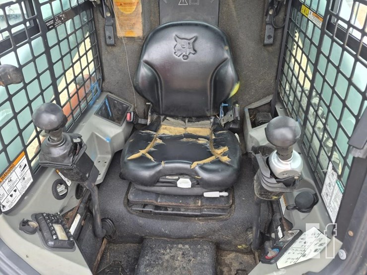 2011-bobcat-s750-image-14