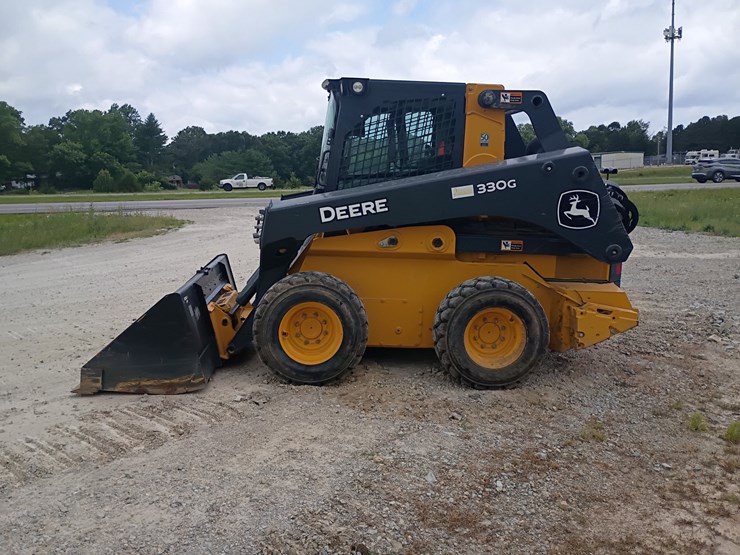 2022-deere-330g-image-3