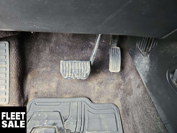2016-ford-edge-sel-image-39