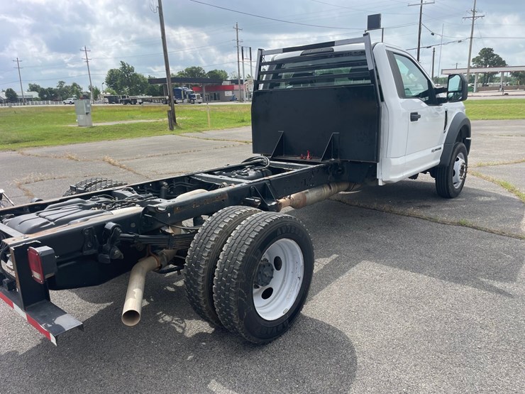 2021-ford-f550-image-3