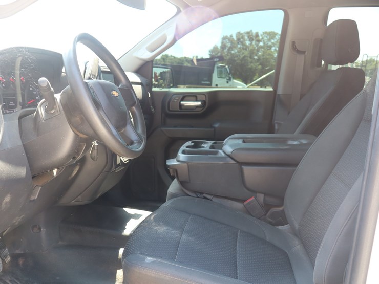 2022-chevrolet-1500-image-18