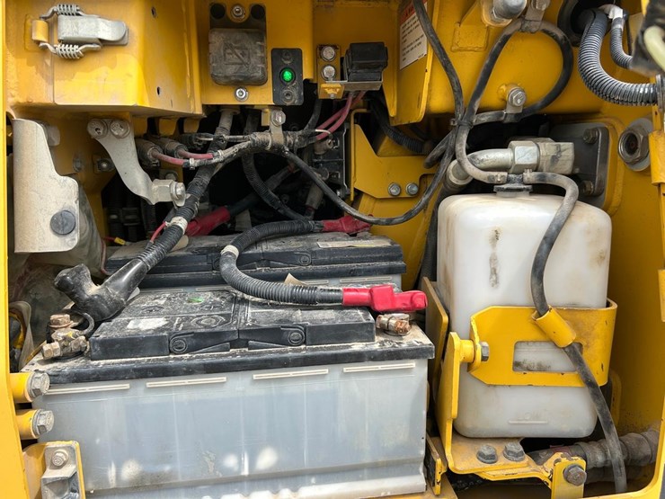 2016-komatsu-d39pxi-24-image-22