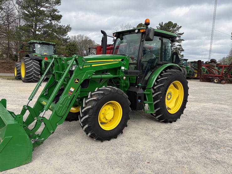2020-john-deere-6105e-image-1