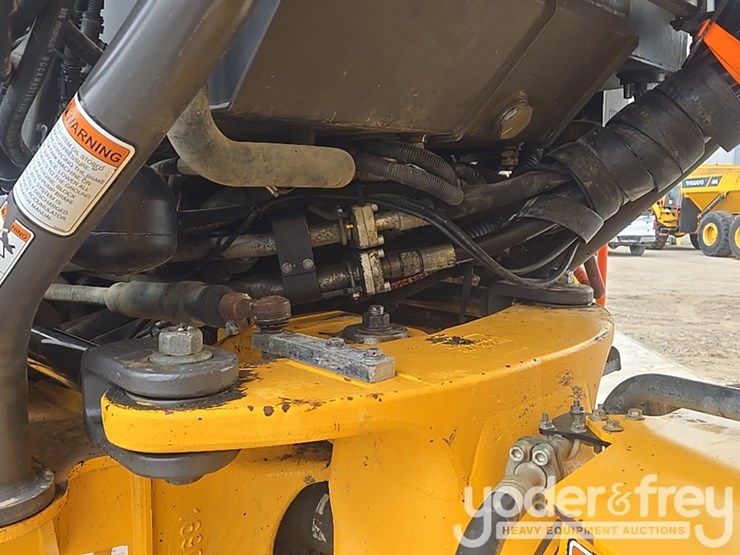 2021-volvo-a25g-image-19