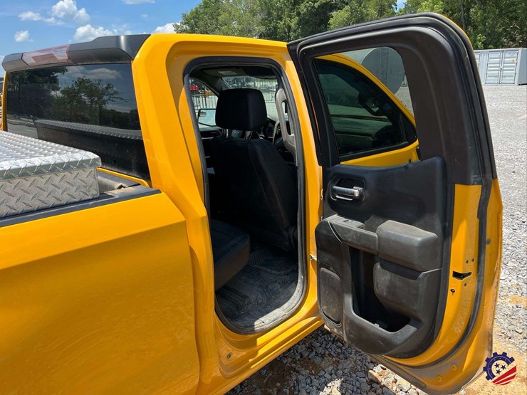 2021-chevrolet-silverado-4x4-pickup-truck-image-37