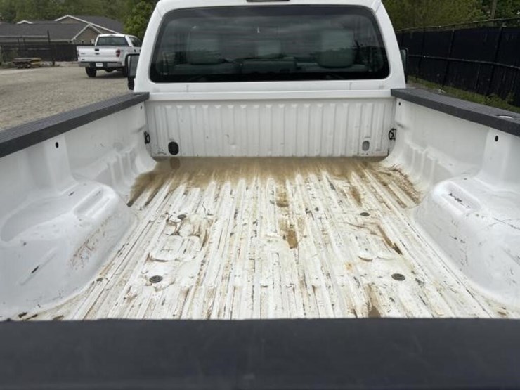 2015-ford-f250-xl-image-14