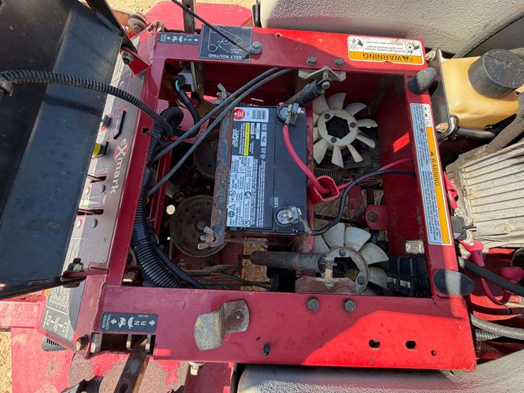 exmark-phazer-44"-zero-turn-mower-(799-hours)-image-13