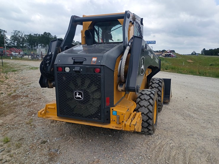 2022-deere-330g-image-8