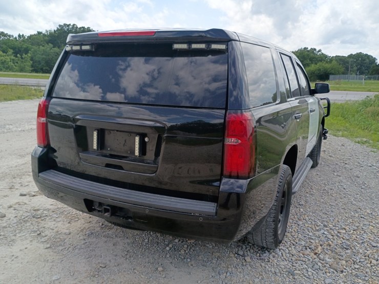 2018-chevrolet-tahoe-image-8