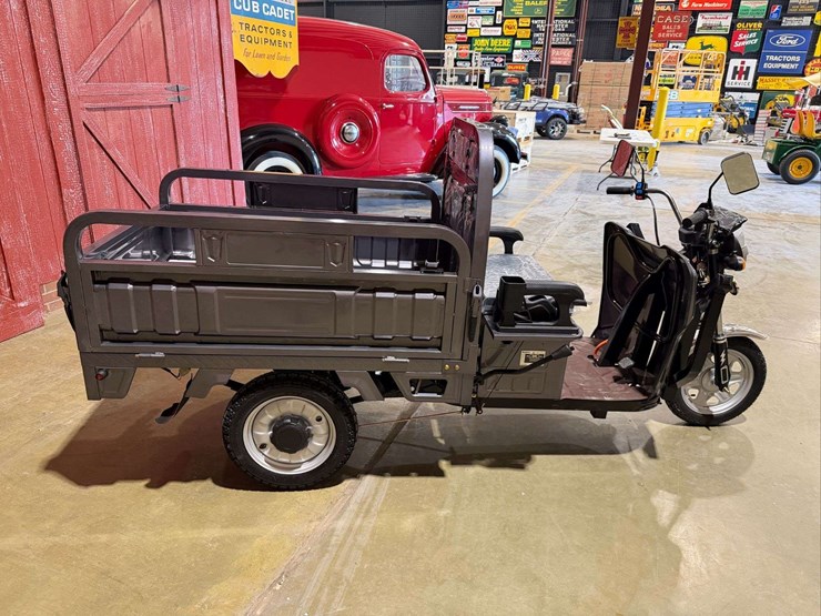 green-iret13-electric-utility-tricycle-image-9