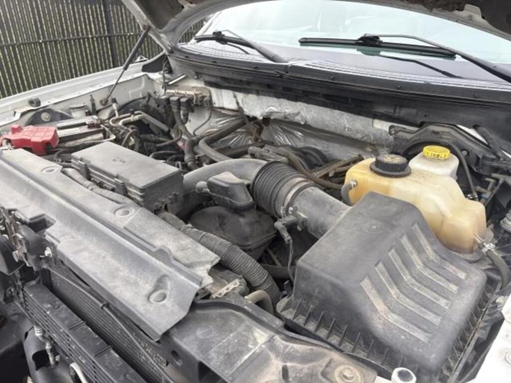 2014-ford-f150-xl-image-21