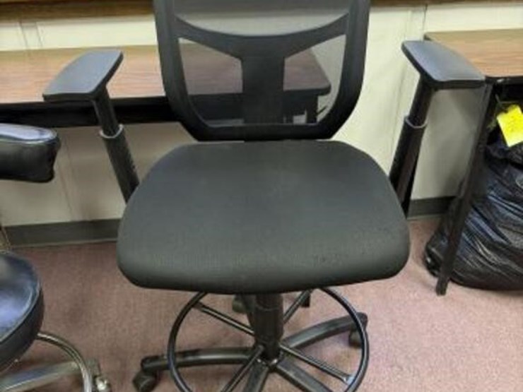 (3)-office-chairs-image-4