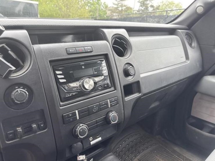 2014-ford-f150-xl-image-18