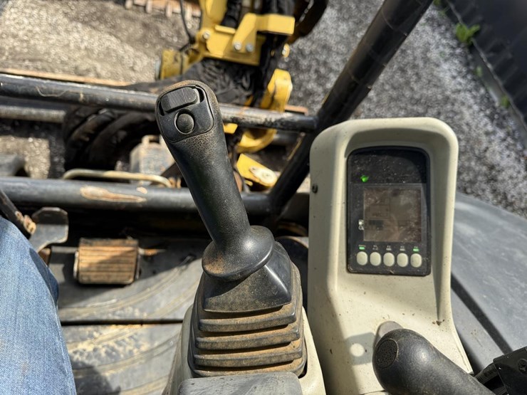 yanmar-vio55-6a-image-22