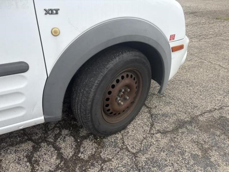 2010-ford-transit-connect-image-11