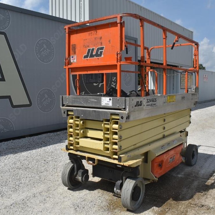 2012 JLG 3246ES