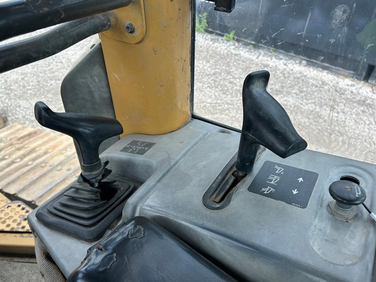 caterpillar-d6n-lgp-image-24