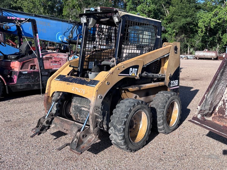 caterpillar-226b-image-1