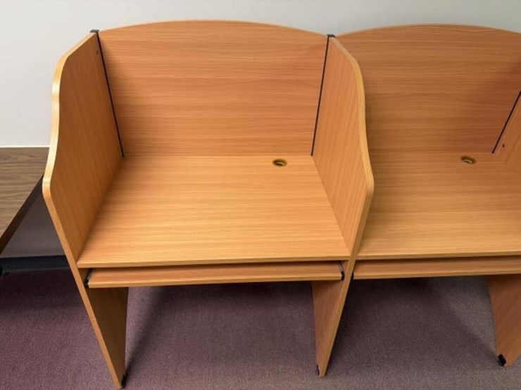 double-light-wood-laminate-study-carrel-unit.-image-5