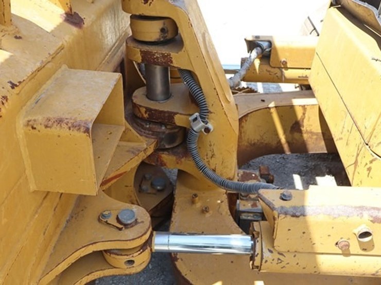 2012-caterpillar-d6n-xl-image-17