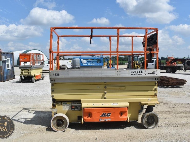 2014-jlg-3246es-image-6