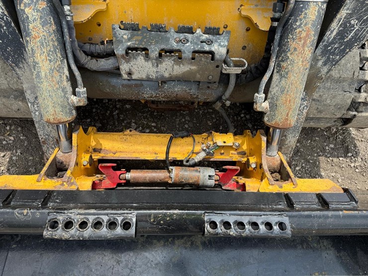 2023-deere-333g-image-10