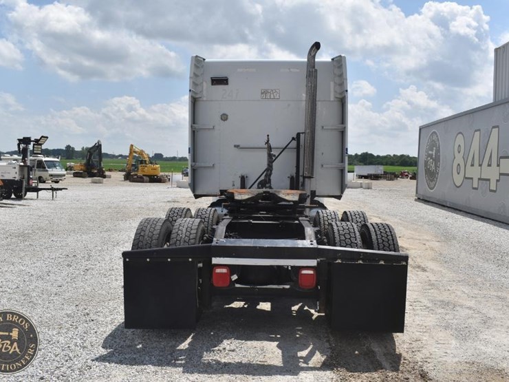 2012-peterbilt-386-image-4